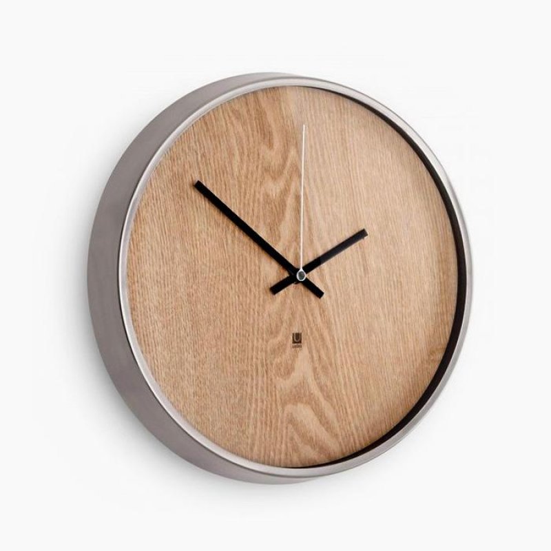 Wall clock light wood